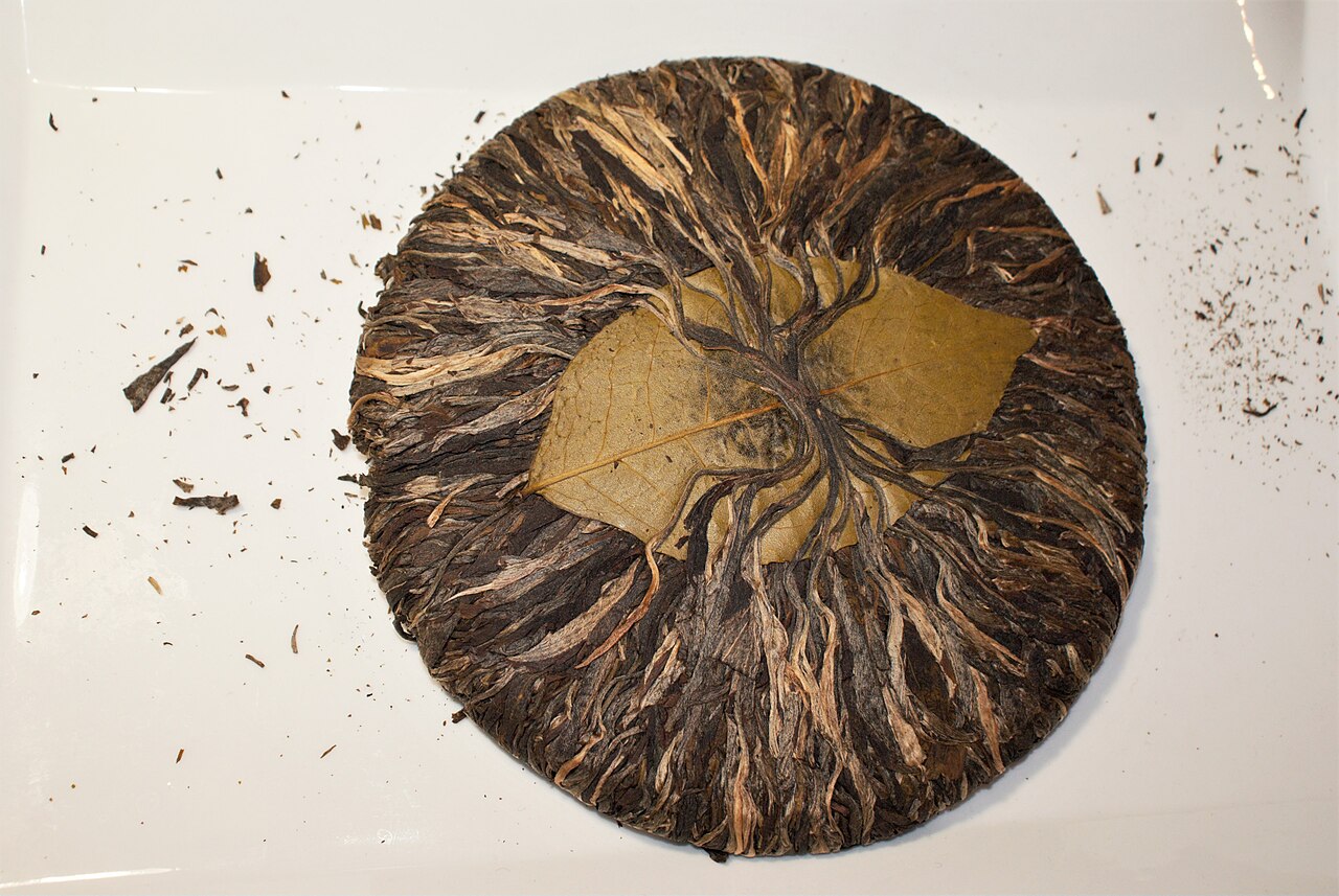 Rare Aged Raw Pu Erh Cake 2003 — 357g